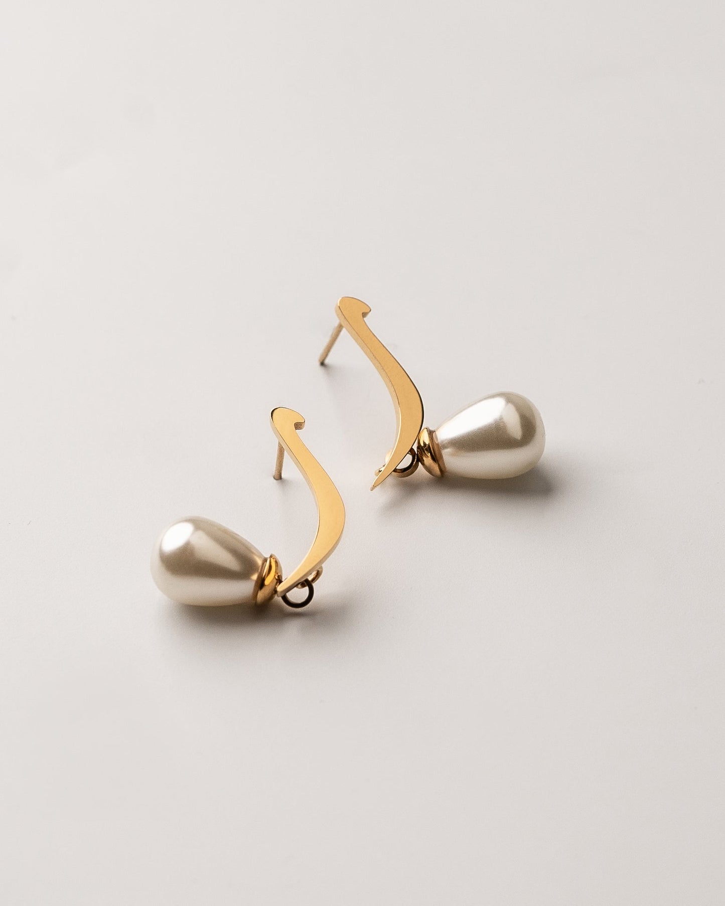 Calligraphed Letter Earrings ر