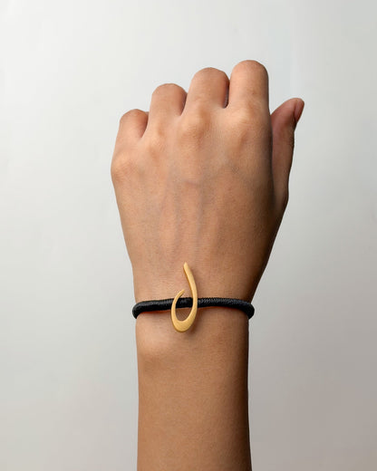 String Letter Bracelet ل